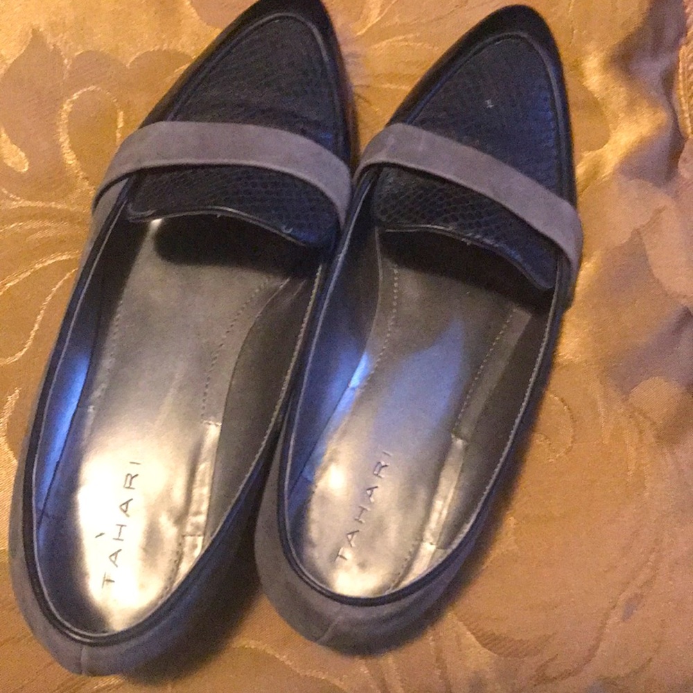 TAHARI shoes